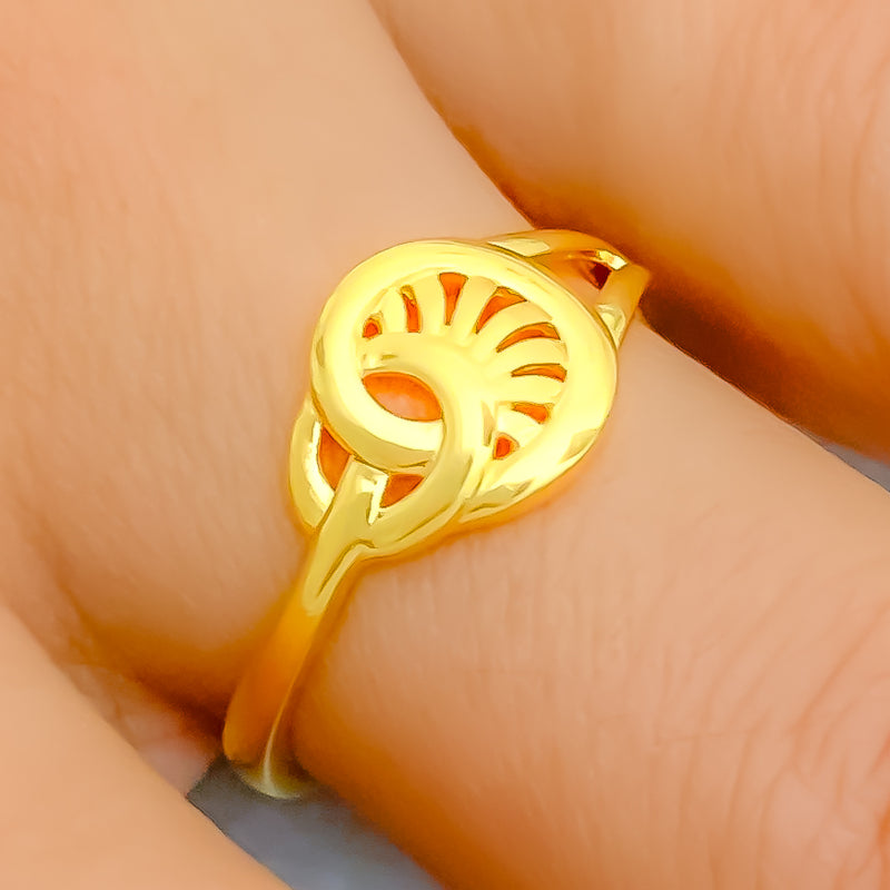 22k-gold-tasteful-engraved-ring