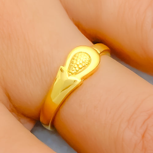 22k-gold-versatile-etched-ring