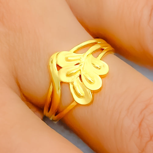 22k-gold-detailed-dressy-leaf-ring