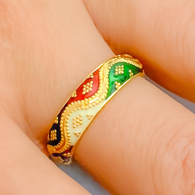 Lovely Etched 22k Gold Band