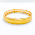 Chic Versatile Gold Bangle