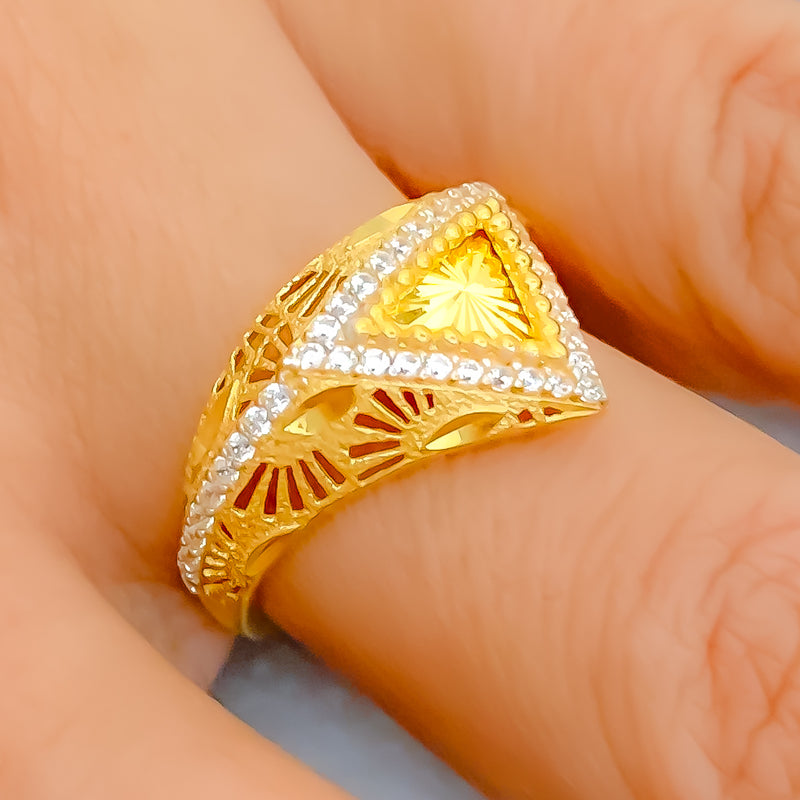 reflective-triangular-22k-gold-cz-ring