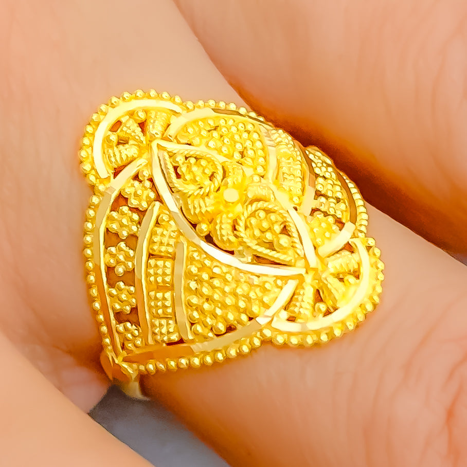 Gold Ring – Mabel's Boutique
