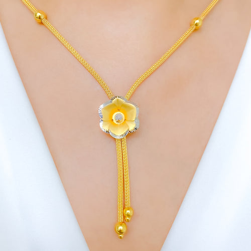 Chic Two-Tone Floral Necklace