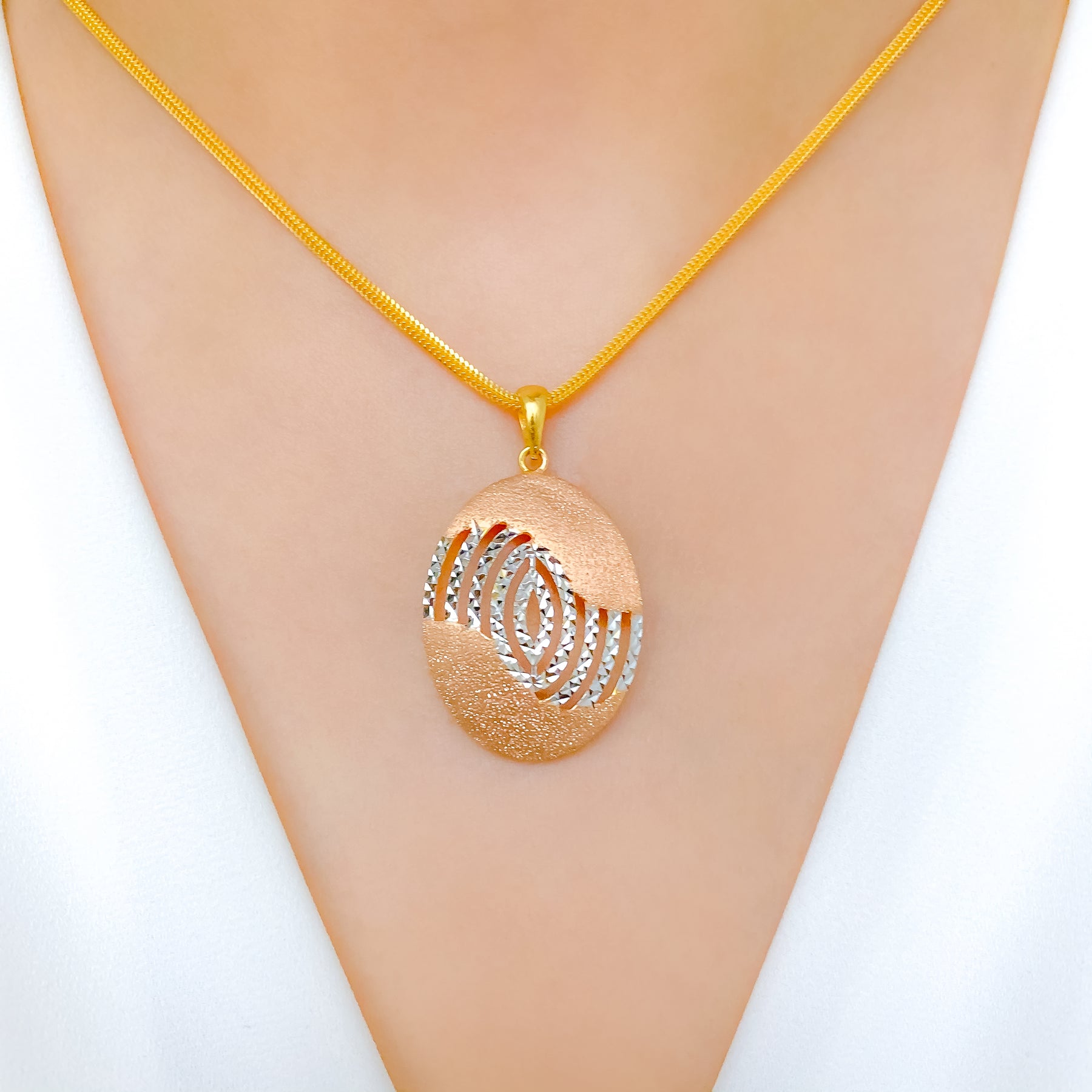 Fashionable Fancy 22K Gold Heart Pendant Set – Andaaz Jewelers