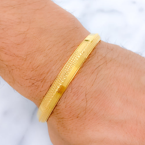 Refined Upscale Men's 22k Gold Kada