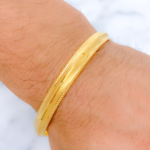 Classic Sleek Men's 22k Gold Kada