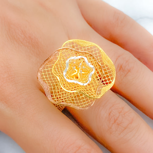 Trendy Three-Tone Flower 22k Gold Ring