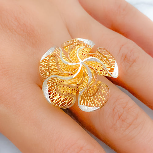 Abstract Floral 22k Gold Ring