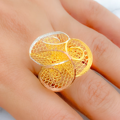 Chic Three-Tone 22k Gold Ring