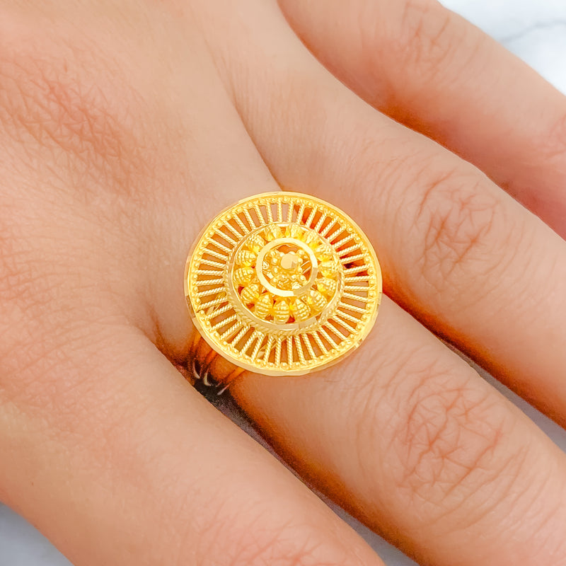 Reflective Spoke Lined 22k Gold Ring