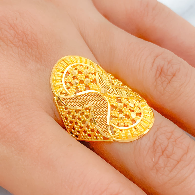 Dressy Jali Adorned 22k Gold Ring