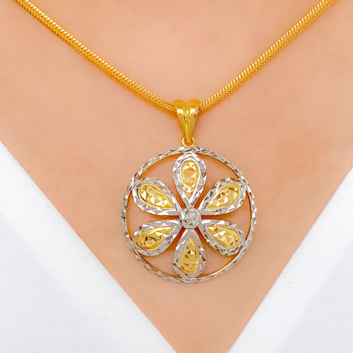 Shimmering Flower 22k Gold Pendant Set