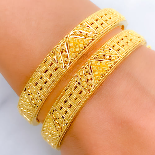 Dainty Traditional Bangle 22k Gold Pair