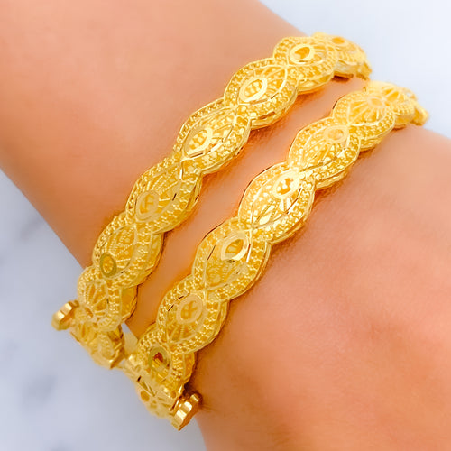 Trendy Reflective Screw 22k Gold Bangles