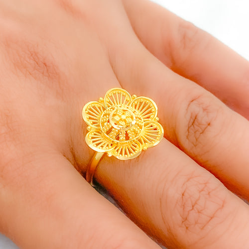 Posh Reflective Flower 22k Gold Ring