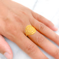 Bright Round Floral 22k Gold Ring
