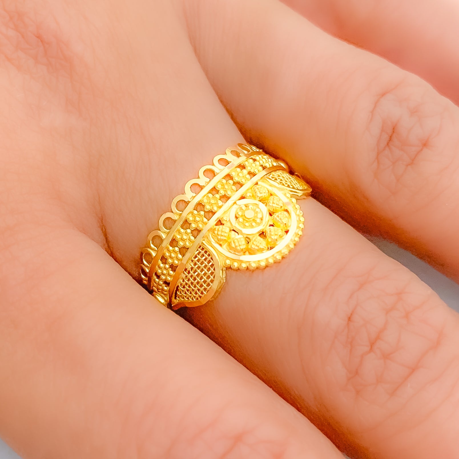 Unique Curved Jali Ring – Andaaz Jewelers