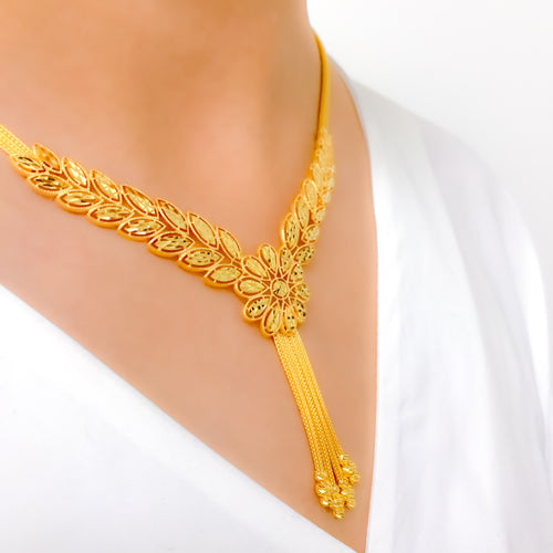 Upscale Textured Leaf Necklace Set