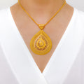 Impressive Sleek 22k Gold Pendant Set