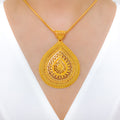 Impressive Sleek 22k Gold Pendant Set