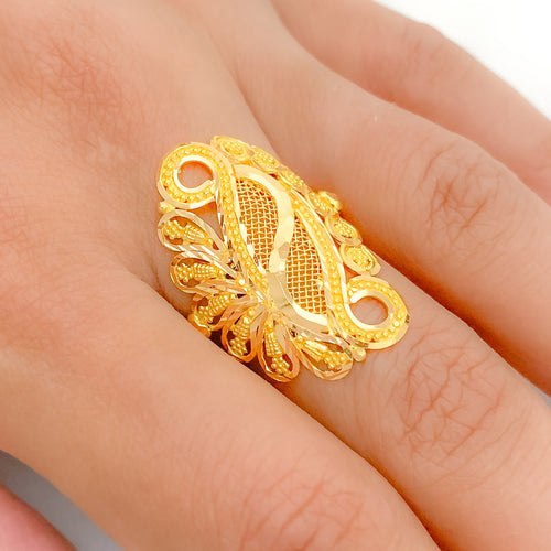 Sleek Contemporary 22k Gold Ring