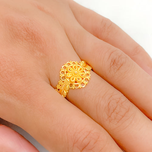 Dainty Flower 22k Gold Ring