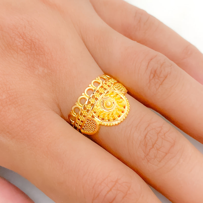 Fine Decorative 22k Gold Ring