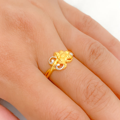 Fine Leaf Adorned 22k Gold Ring