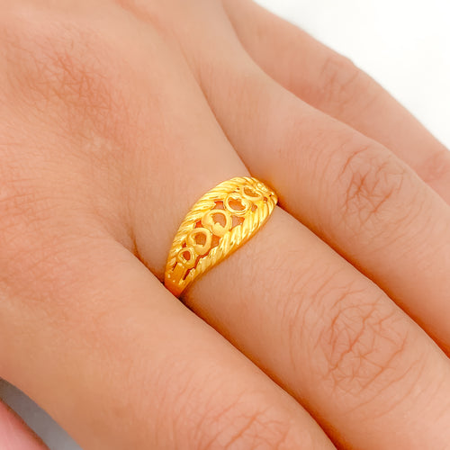 Tasteful Petite 22k Gold Ring