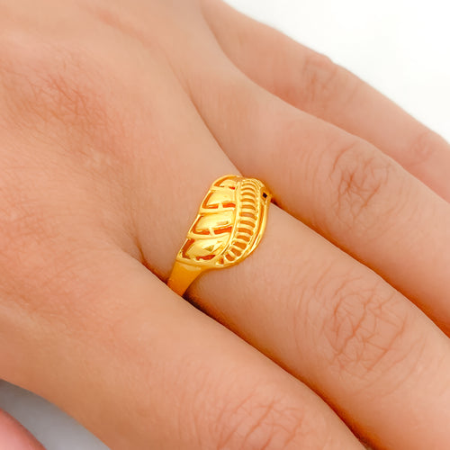 Charming Sleek 22k Gold Ring