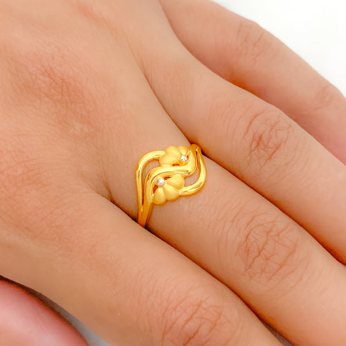 Trendy Floral 22k Gold Ring