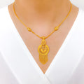 Tasteful Glistening 22k Gold Necklace Set