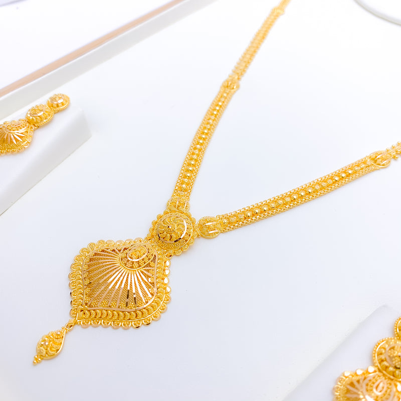 Magnificent Shining Netted 22k Gold  Set