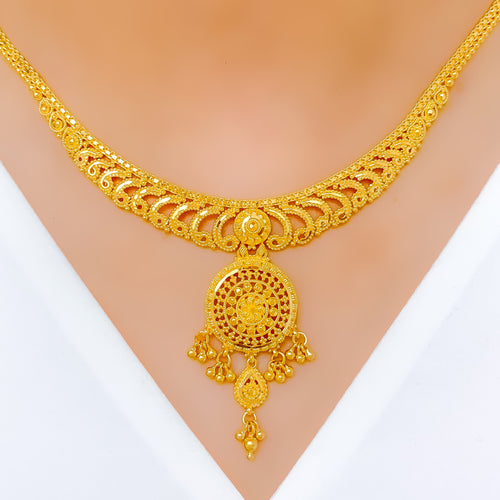 Striking Motif 22k Gold Necklace Set