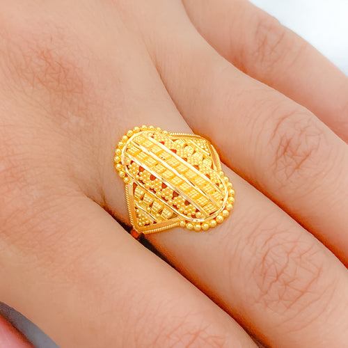 Medium Oval 22k Gold Ring