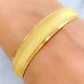 Chic Versatile Gold Bangle