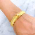 Chic Versatile Gold Bangle