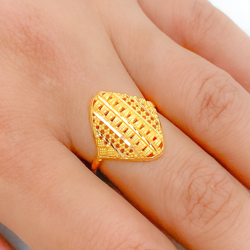 Ritzy Shimmering 22k Gold Ring