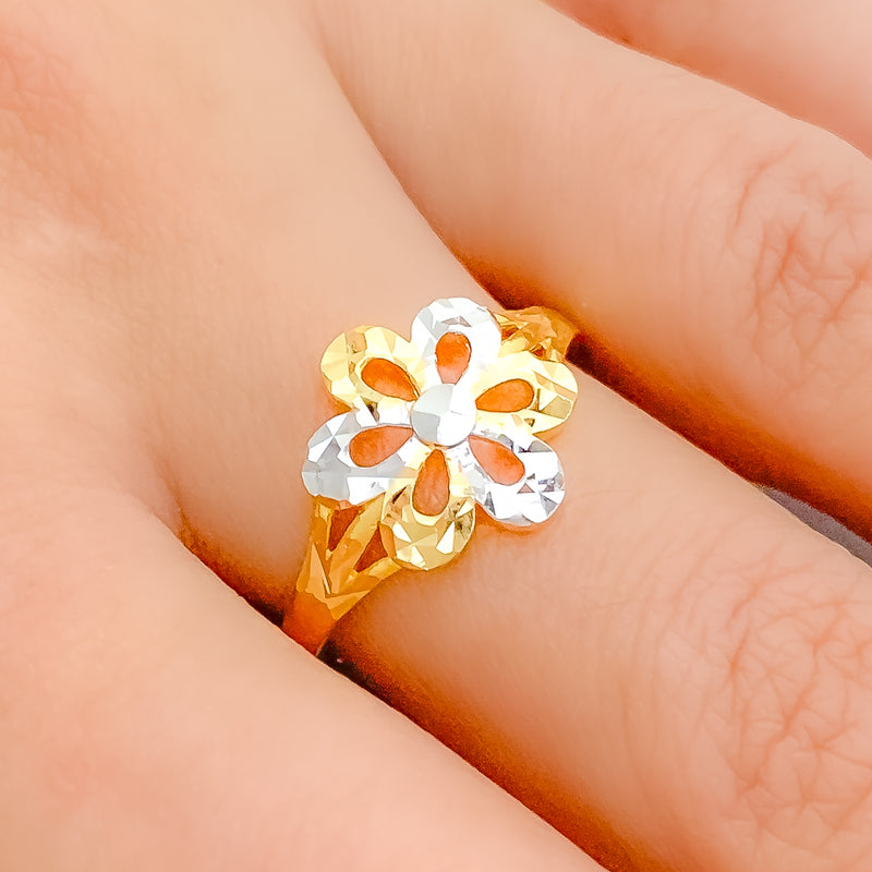 Charming Two-Tone 22k Gold Flower Ring