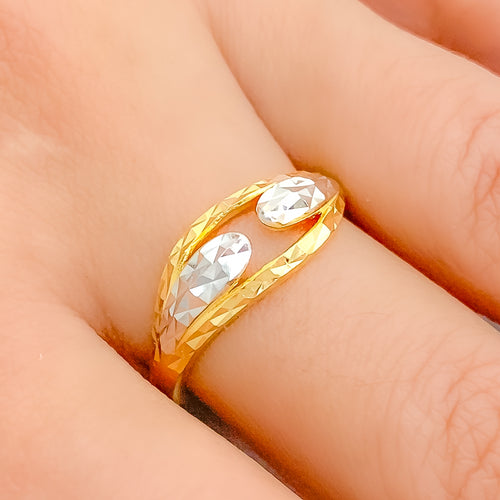 Trendy Reflective 22k Gold Symmetrical Ring