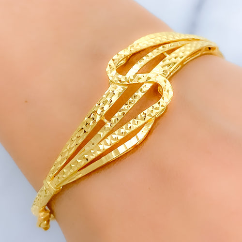 Chic S Wave Bangle 22k Gold Bracelet