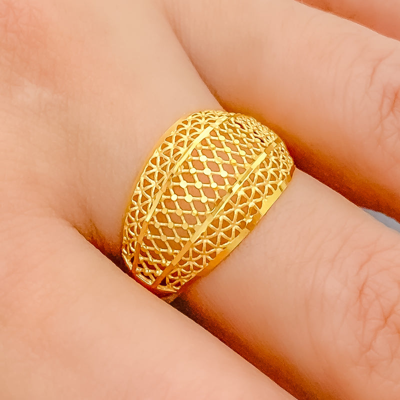 Stunning Curved Jaali Ring