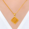 IN-STORE PROMO - 22k Gold Wire Pendant With Chain 2