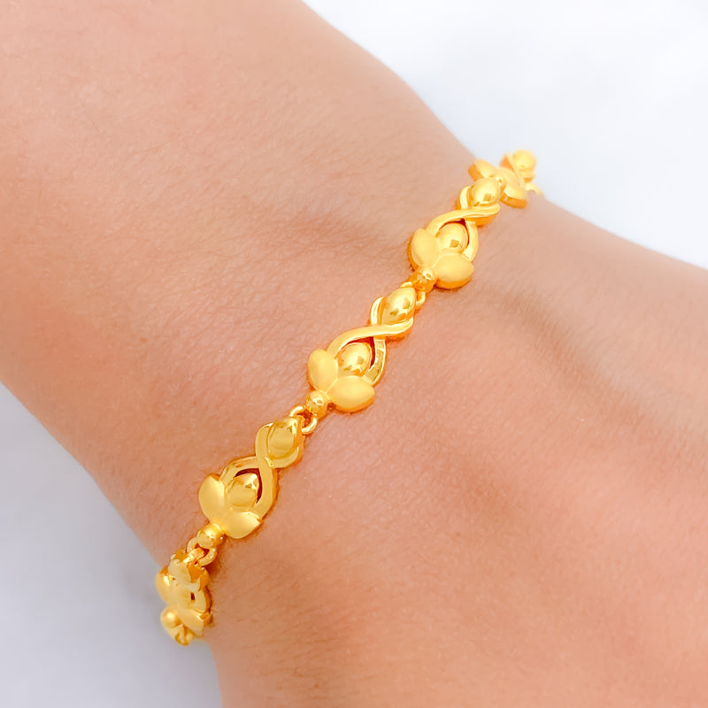 Glossy Three Petals 22k Gold Bracelet