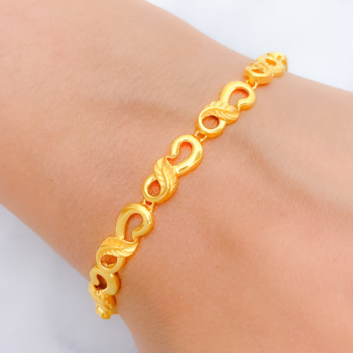 Trendy Curved Leaf Adorned Bracelet