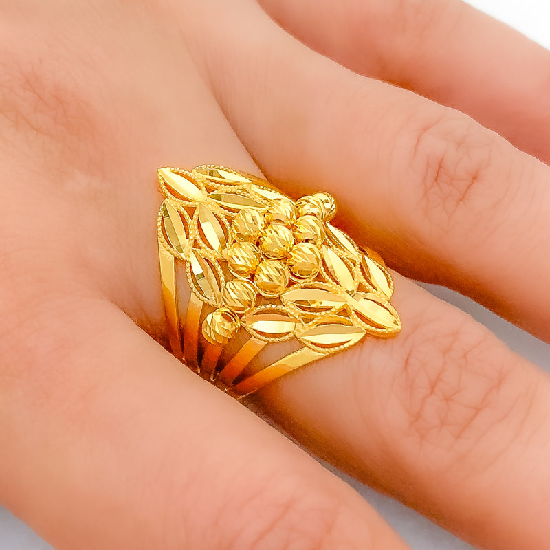 Reflective V-Shaped 22k Gold Leaf Ring