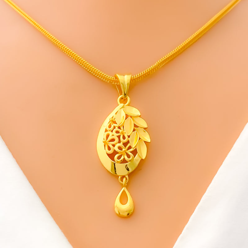 22k-gold-Attractive Leaf Accented Drop Pendant Set