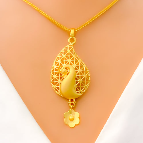 22k-gold-Decorative Netted Drop Peacock Pendant Set 