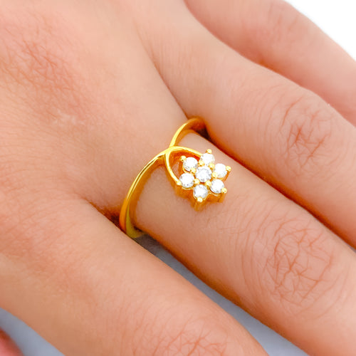 DIAMOND RING WITH FLOWER DESIGN